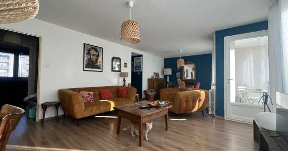 APPARTEMENT 2/3 PIECES + PARKING PRIVE + CAVE