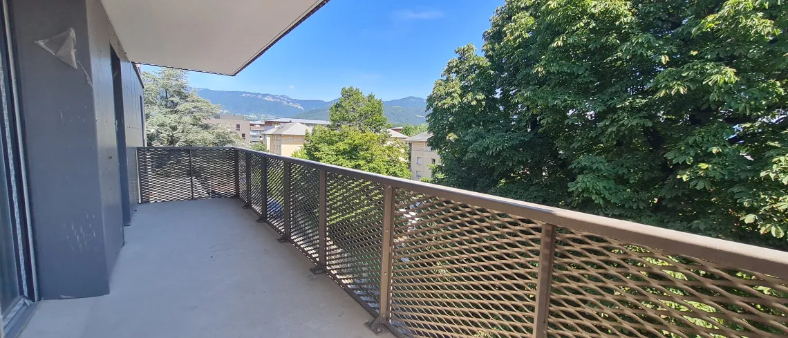 LE 239 - DERNIER T4 À SAISIR (avec garage et parking)