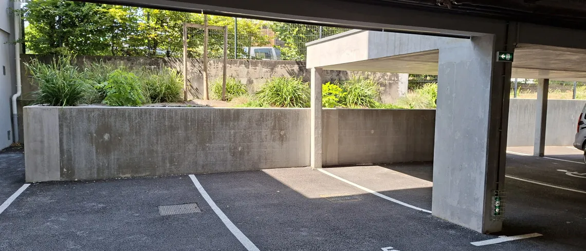 PLACES DE STATIONNEMENT SECURISÉES
